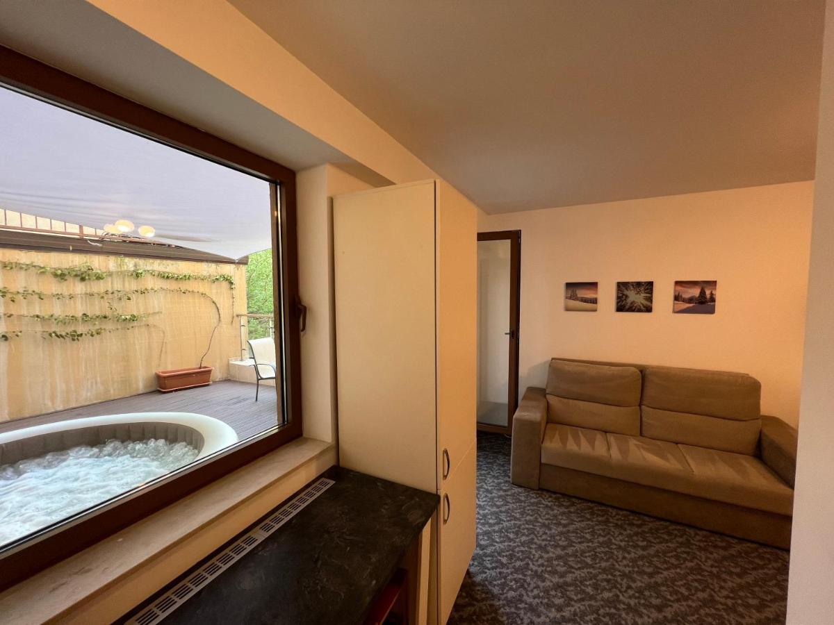 Coroni Studio With Jacuzzi Braşov Exterior foto